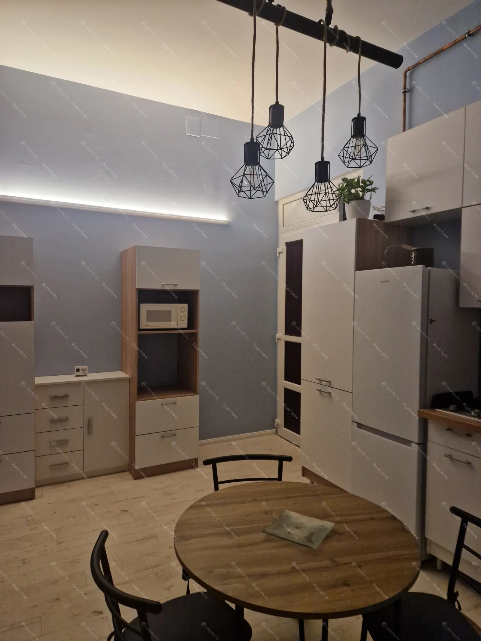 Kiadó albérlet 220000 Ft/hó áron: Budapest, VII. kerület  Dózsa György út. Mérete: 40 nm, 1 szobás | Alberlet.hu - 6679561