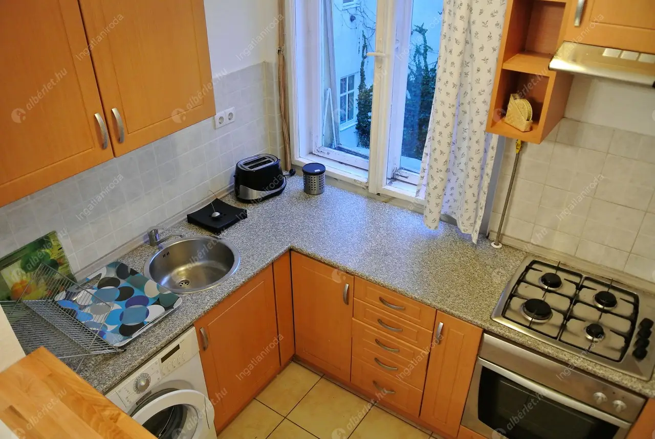 Kiadó albérlet 210000 Ft/hó áron: Budapest, VII. kerület  Dózsa György út. Mérete: 42 nm, 2 szobás | Alberlet.hu - 6547799