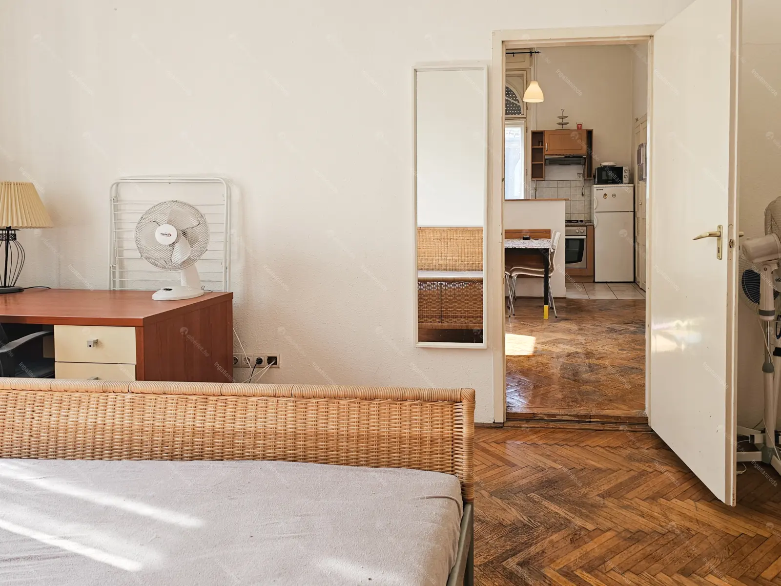 Kiadó albérlet 200000 Ft/hó áron: Budapest, VII. kerület  Dózsa György út. Mérete: 42 nm, 2 szobás | Alberlet.hu - 6669328