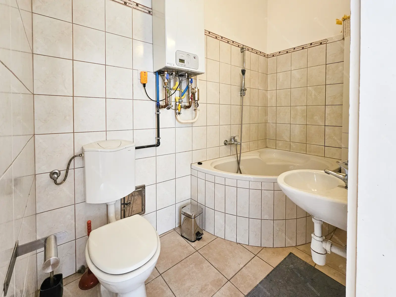 Kiadó albérlet 200000 Ft/hó áron: Budapest, VII. kerület  Dózsa György út. Mérete: 42 nm, 2 szobás | Alberlet.hu - 6669330