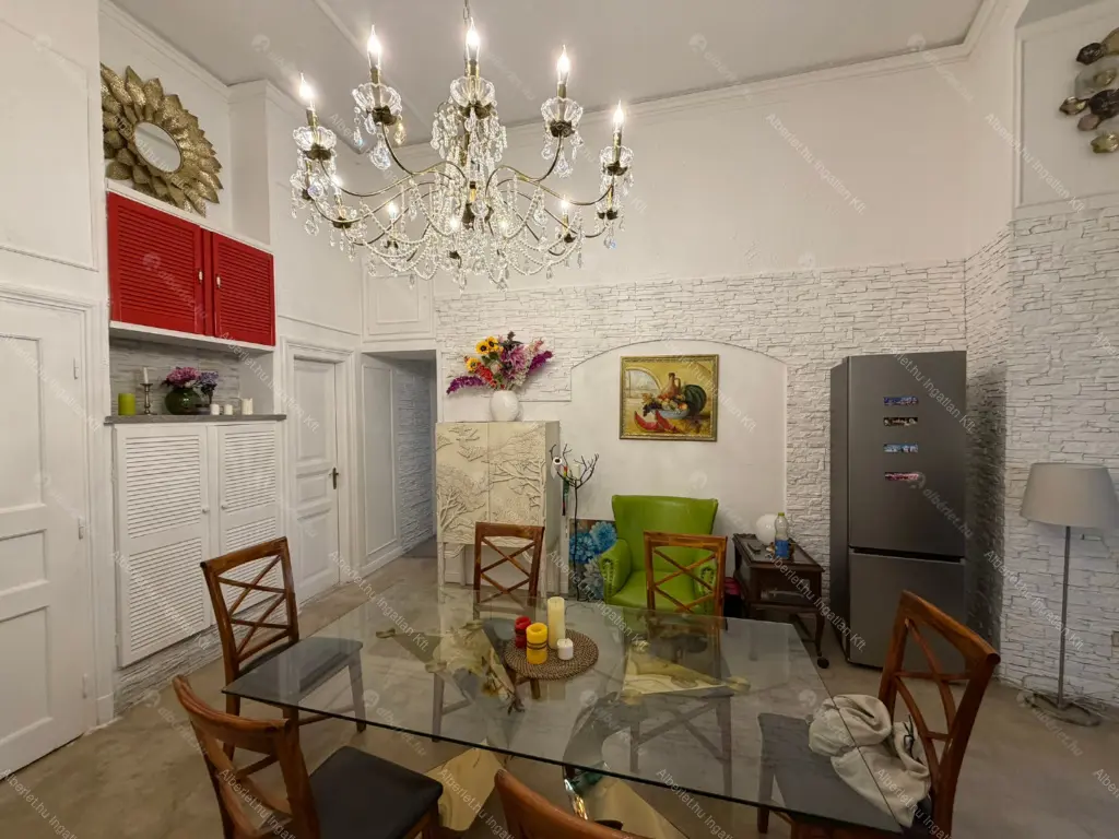 Kiadó albérlet 626000 Ft/hó áron: Budapest, VII. kerület  Erzsébet körút. Mérete: 150 nm, 4 szobás | Alberlet.hu - 6671001