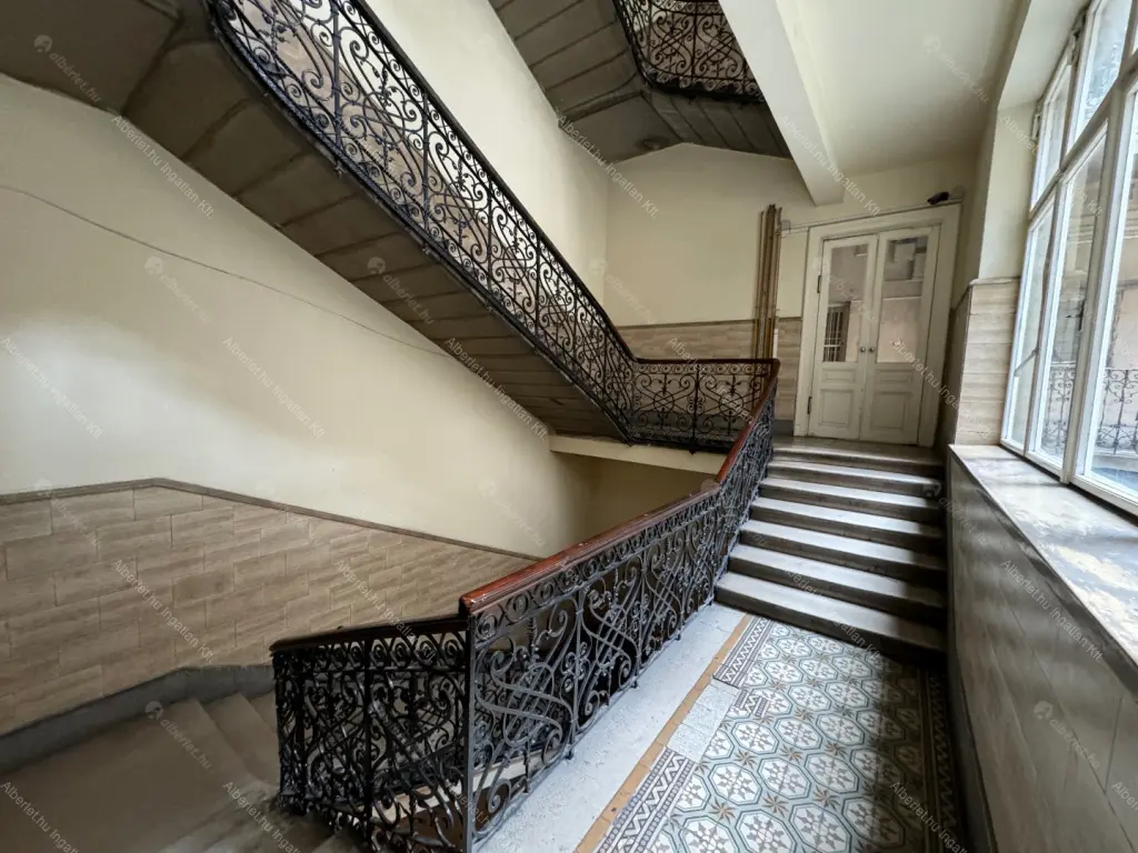 Kiadó albérlet 626000 Ft/hó áron: Budapest, VII. kerület  Erzsébet körút. Mérete: 150 nm, 4 szobás | Alberlet.hu - 6671011