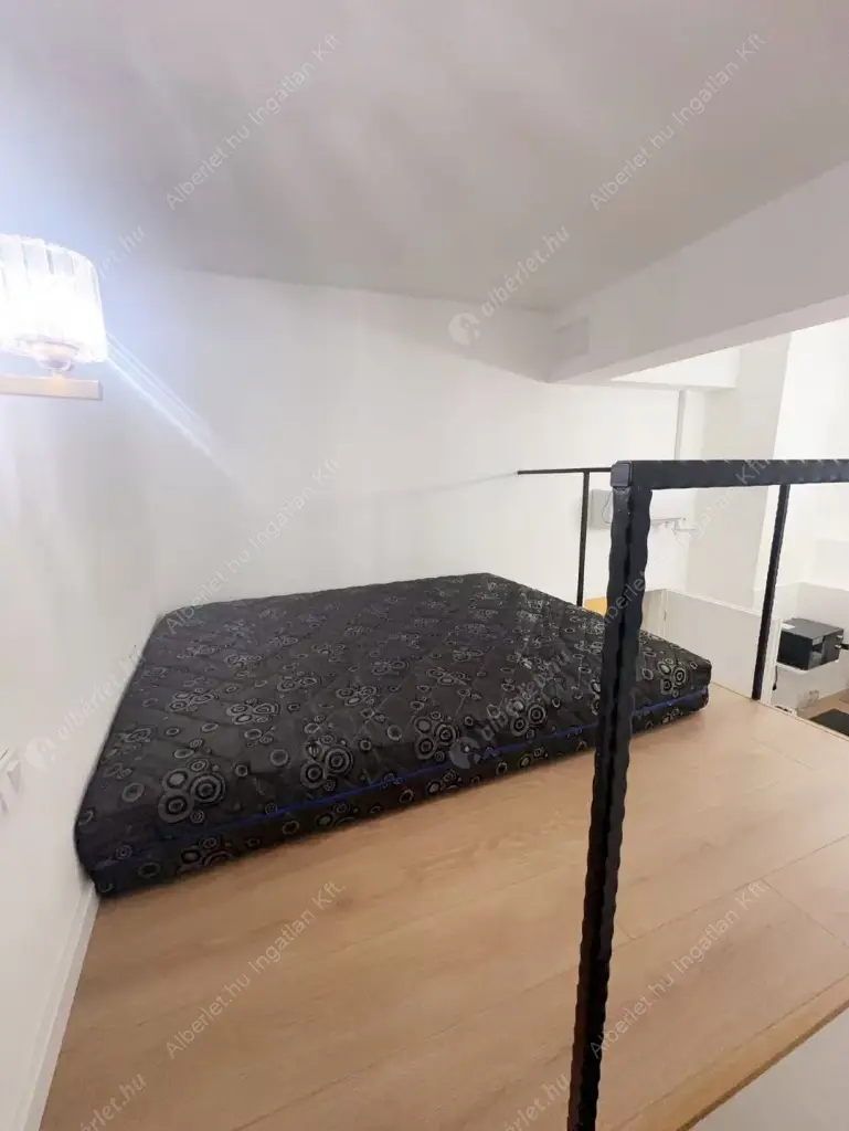 Kiadó albérlet 183000 Ft/hó áron: Budapest, VII. kerület  Erzsébet körút. Mérete: 26 nm, 1 szobás | Alberlet.hu - 6598429