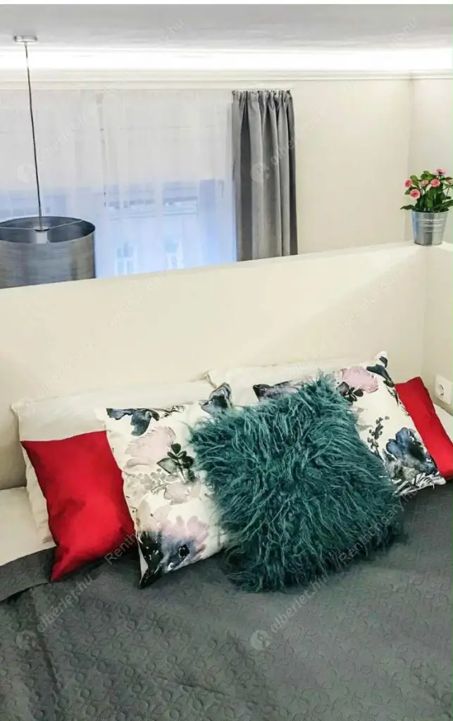 Kiadó albérlet 220000 Ft/hó áron: Budapest, VII. kerület  Erzsébet körút. Mérete: 35 nm, 1 szobás | Alberlet.hu - 6573794