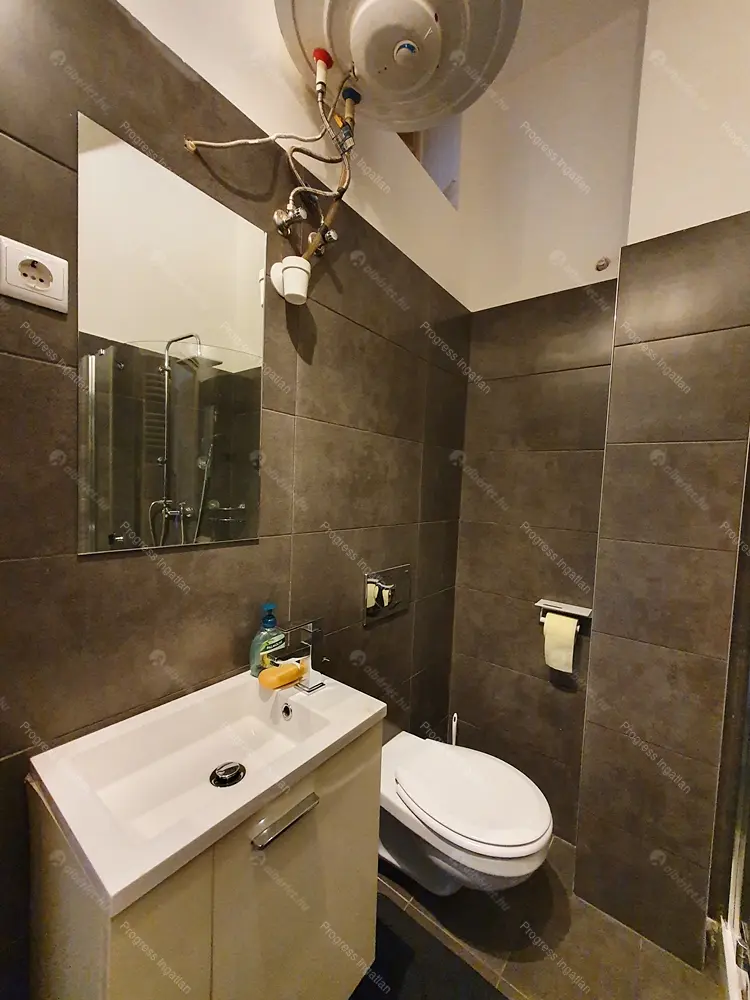 Kiadó albérlet 200000 Ft/hó áron: Budapest, VII. kerület  Erzsébet körút. Mérete: 38 nm, 1 szobás | Alberlet.hu - 6703137