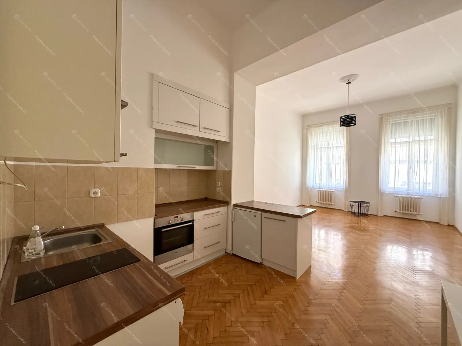 Kiadó albérlet 200000 Ft/hó áron: Budapest, VII. kerület  Erzsébet körút. Mérete: 38 nm, 1 szobás | Alberlet.hu - 6707815