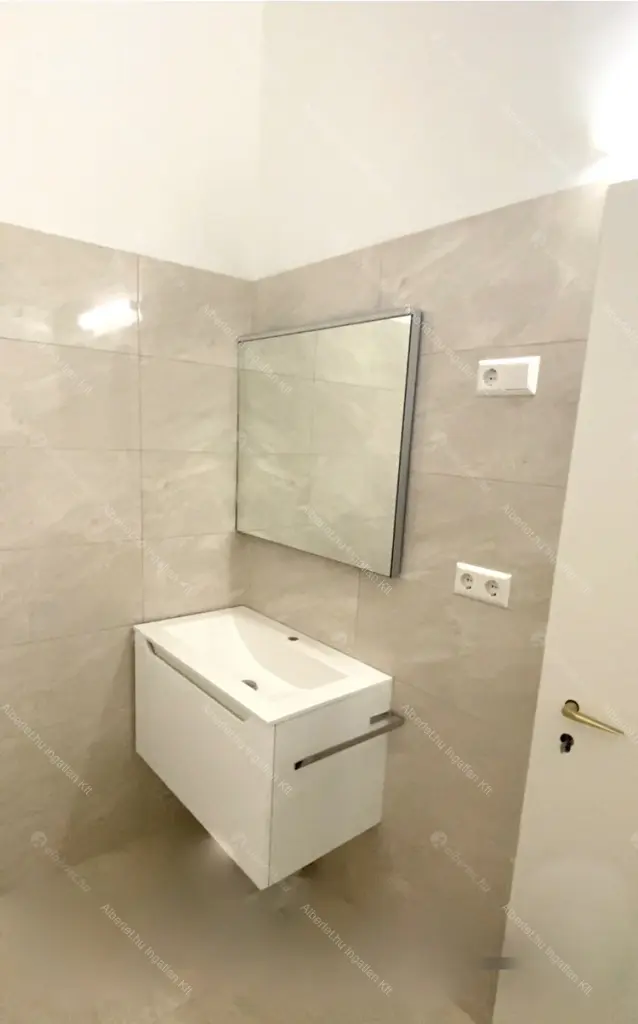 Kiadó albérlet 250000 Ft/hó áron: Budapest, VII. kerület  Erzsébet körút. Mérete: 50 nm, 2 szobás | Alberlet.hu - 6697381