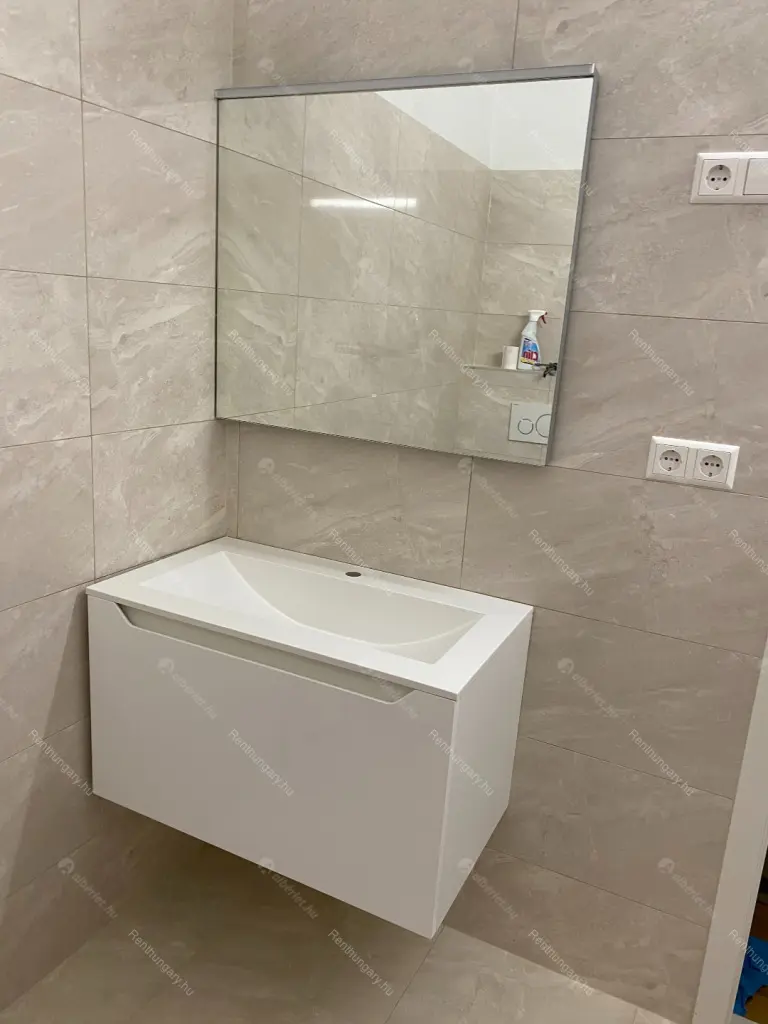 Kiadó albérlet 350000 Ft/hó áron: Budapest, VII. kerület  Erzsébet körút. Mérete: 50 nm, 2 szobás | Alberlet.hu - 6675412