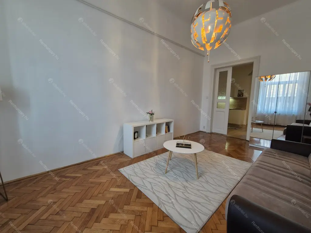 Kiadó albérlet 260000 Ft/hó áron: Budapest, VII. kerület  Erzsébet körút. Mérete: 50 nm, 2 szobás | Alberlet.hu - 6704068