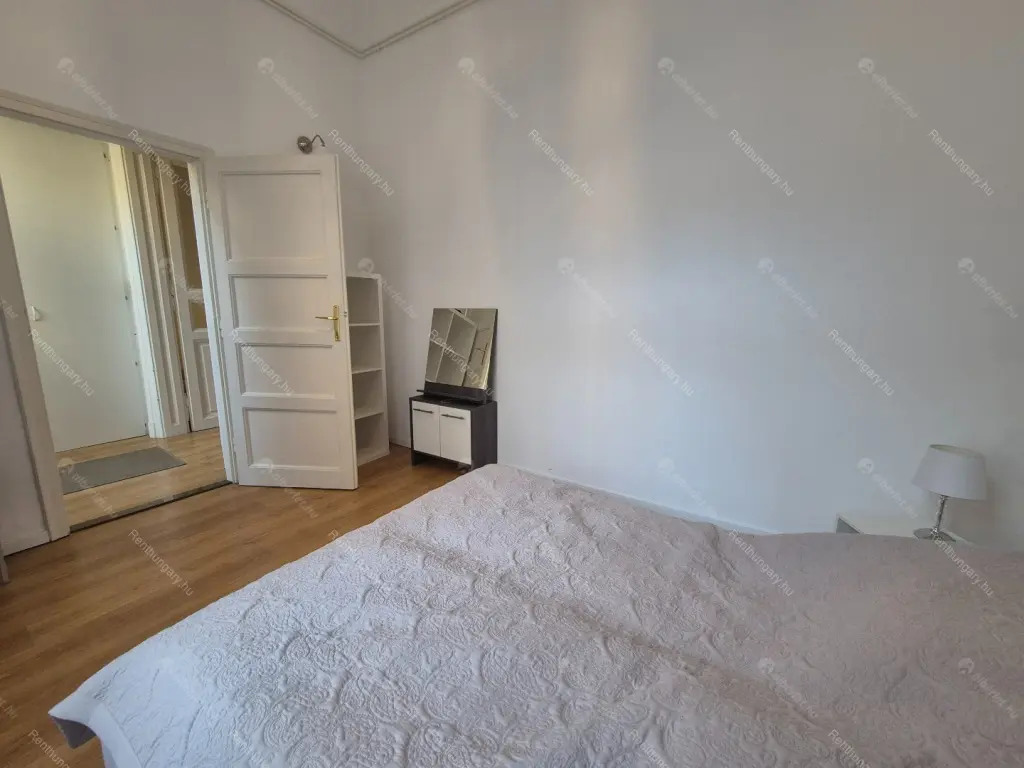 Kiadó albérlet 260000 Ft/hó áron: Budapest, VII. kerület  Erzsébet körút. Mérete: 50 nm, 2 szobás | Alberlet.hu - 6704072