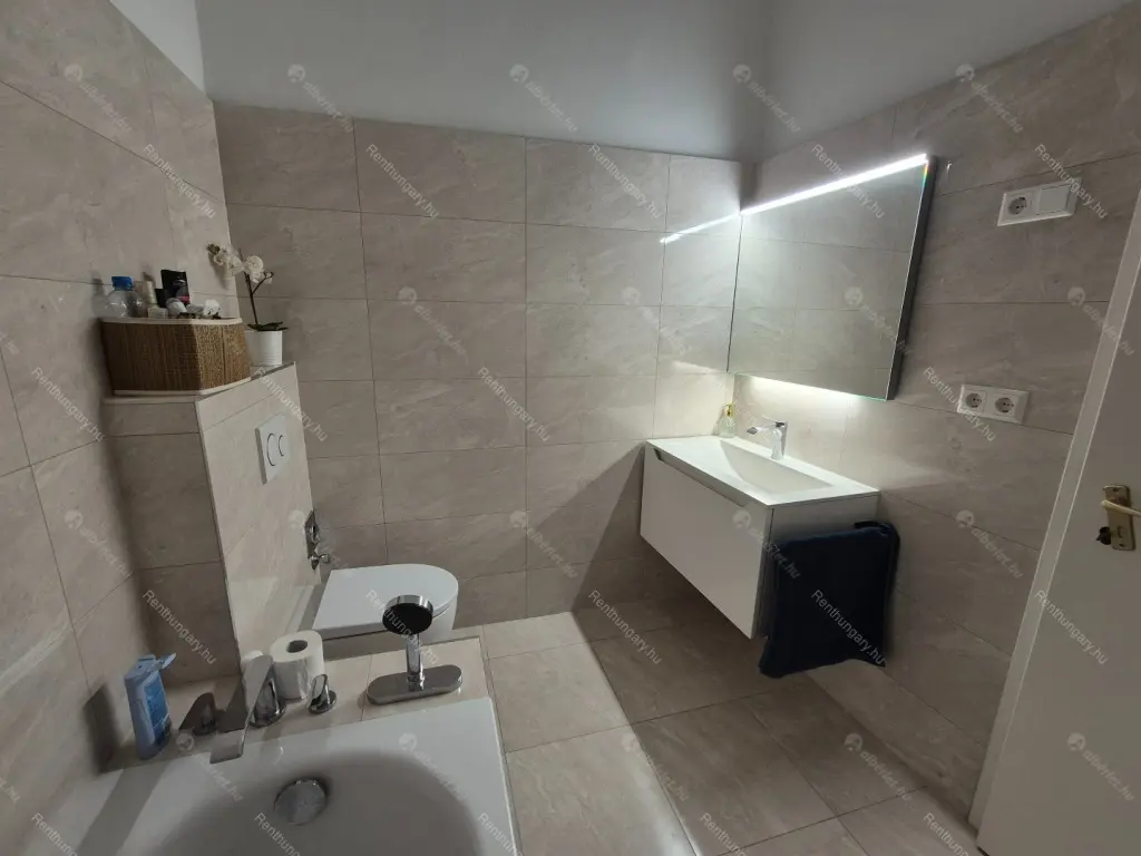 Kiadó albérlet 260000 Ft/hó áron: Budapest, VII. kerület  Erzsébet körút. Mérete: 50 nm, 2 szobás | Alberlet.hu - 6704077