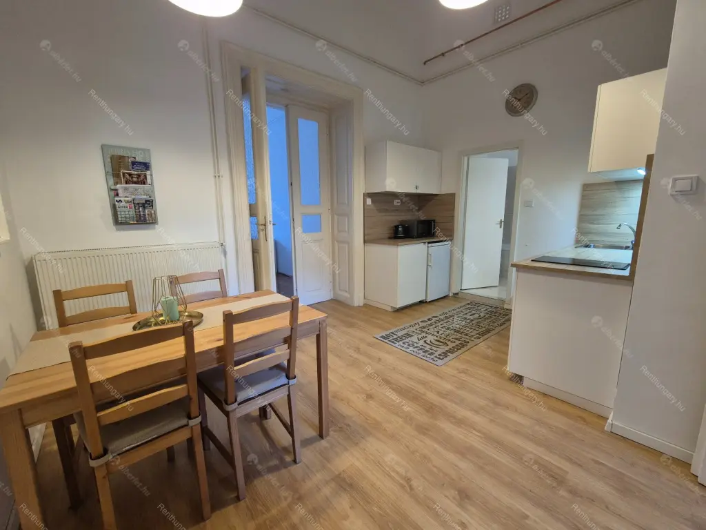 Kiadó albérlet 260000 Ft/hó áron: Budapest, VII. kerület  Erzsébet körút. Mérete: 50 nm, 2 szobás | Alberlet.hu - 6704079