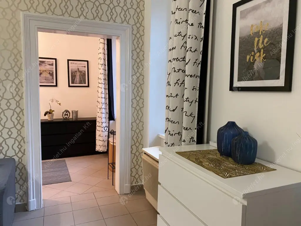 Kiadó albérlet 320000 Ft/hó áron: Budapest, VII. kerület  Erzsébet körút. Mérete: 55 nm, 2 szobás | Alberlet.hu - 6558844