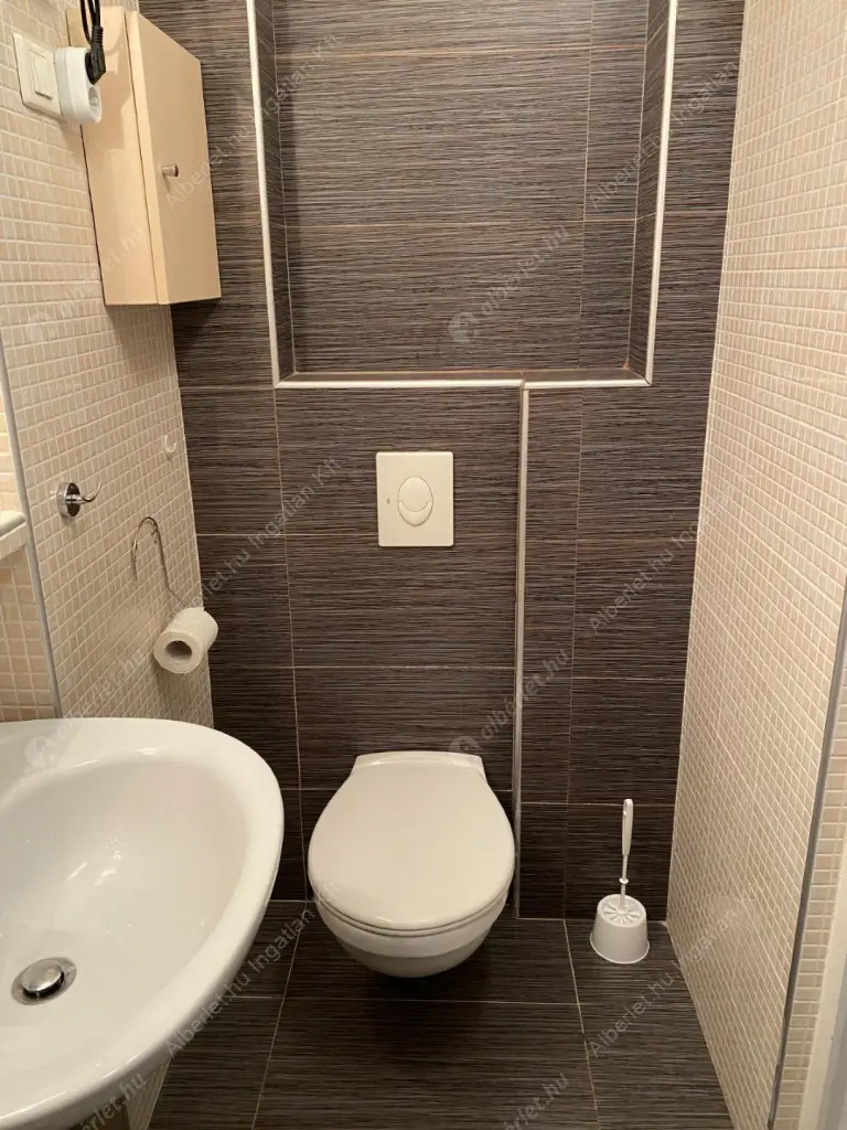 Kiadó albérlet 320000 Ft/hó áron: Budapest, VII. kerület  Erzsébet körút. Mérete: 55 nm, 2 szobás | Alberlet.hu - 6558853