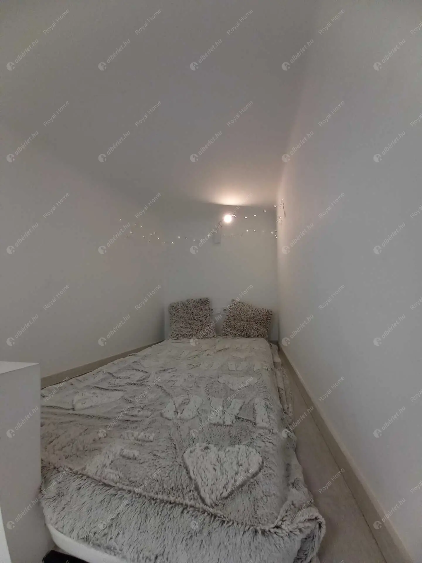 Kiadó albérlet 260000 Ft/hó áron: Budapest, VII. kerület  Erzsébet körút. Mérete: 55 nm, 1 szobás | Alberlet.hu - 6455609