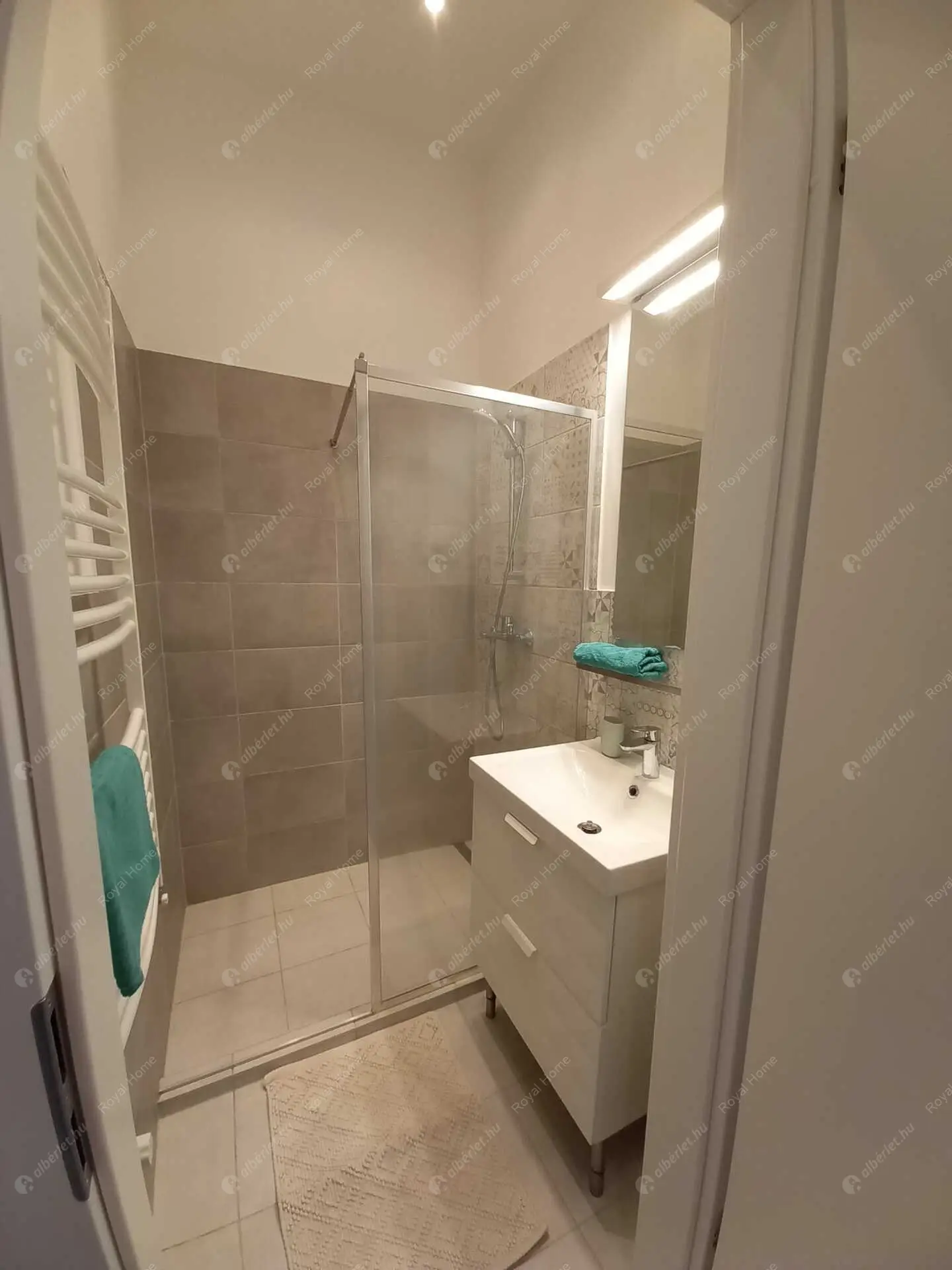 Kiadó albérlet 260000 Ft/hó áron: Budapest, VII. kerület  Erzsébet körút. Mérete: 55 nm, 1 szobás | Alberlet.hu - 6455618