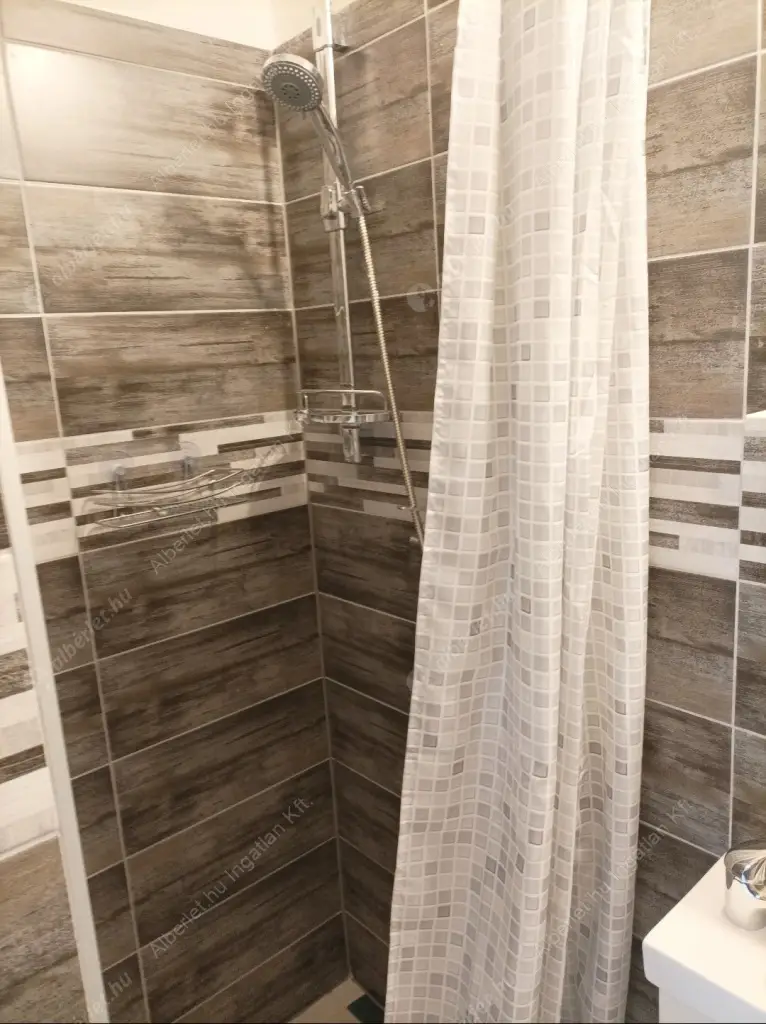 Kiadó albérlet 185000 Ft/hó áron: Budapest, VII. kerület  Garay utca. Mérete: 32 nm, 1 szobás | Alberlet.hu - 6618735