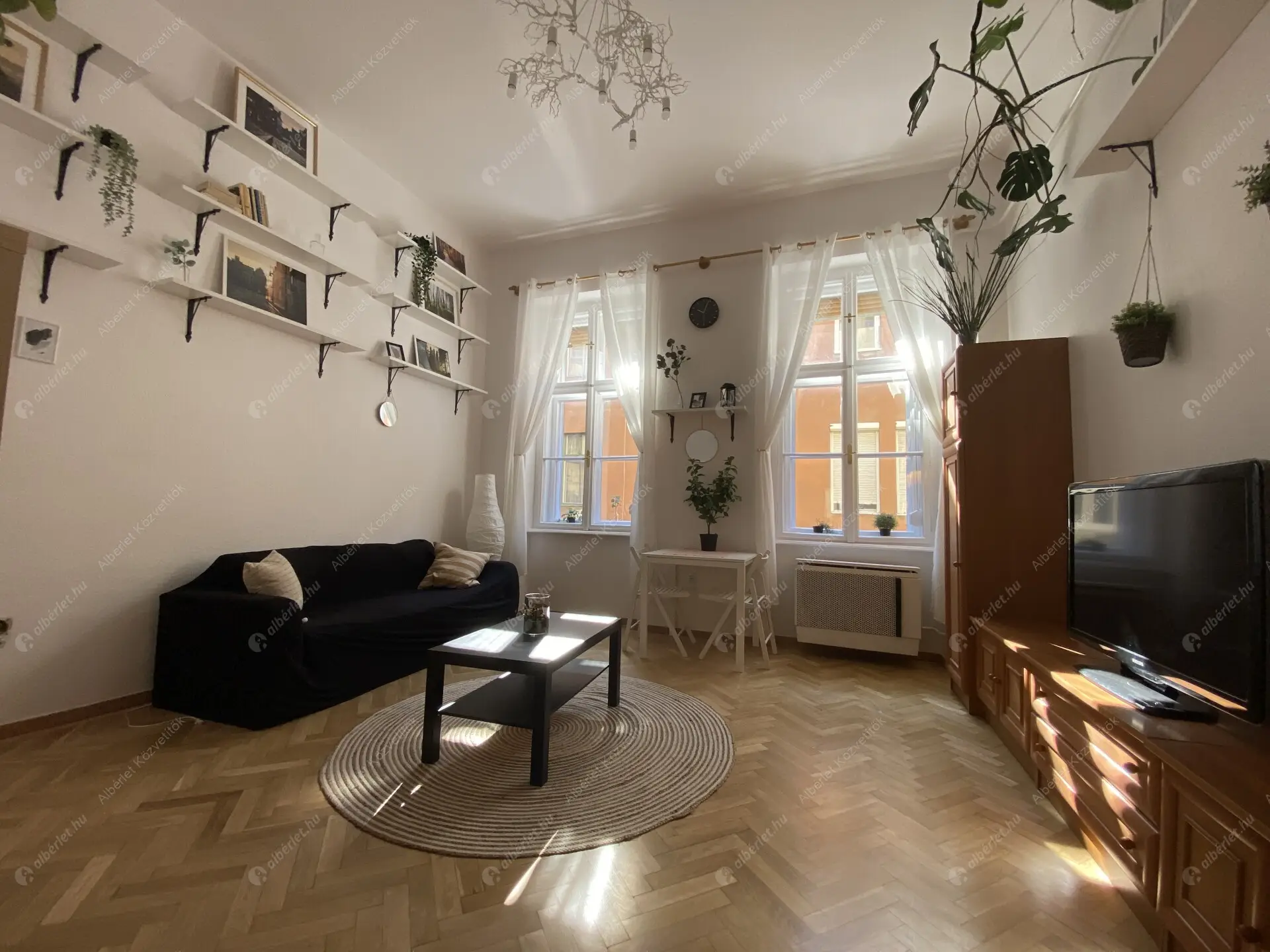 Kiadó albérlet 180000 Ft/hó áron: Budapest, VII. kerület  Garay utca. Mérete: 38 nm, 1 szobás | Alberlet.hu - 6608362