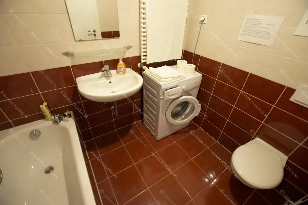 Kiadó albérlet 390000 Ft/hó áron: Budapest, VII. kerület  Garay utca. Mérete: 66 nm, 3 szobás | Alberlet.hu - 6636019