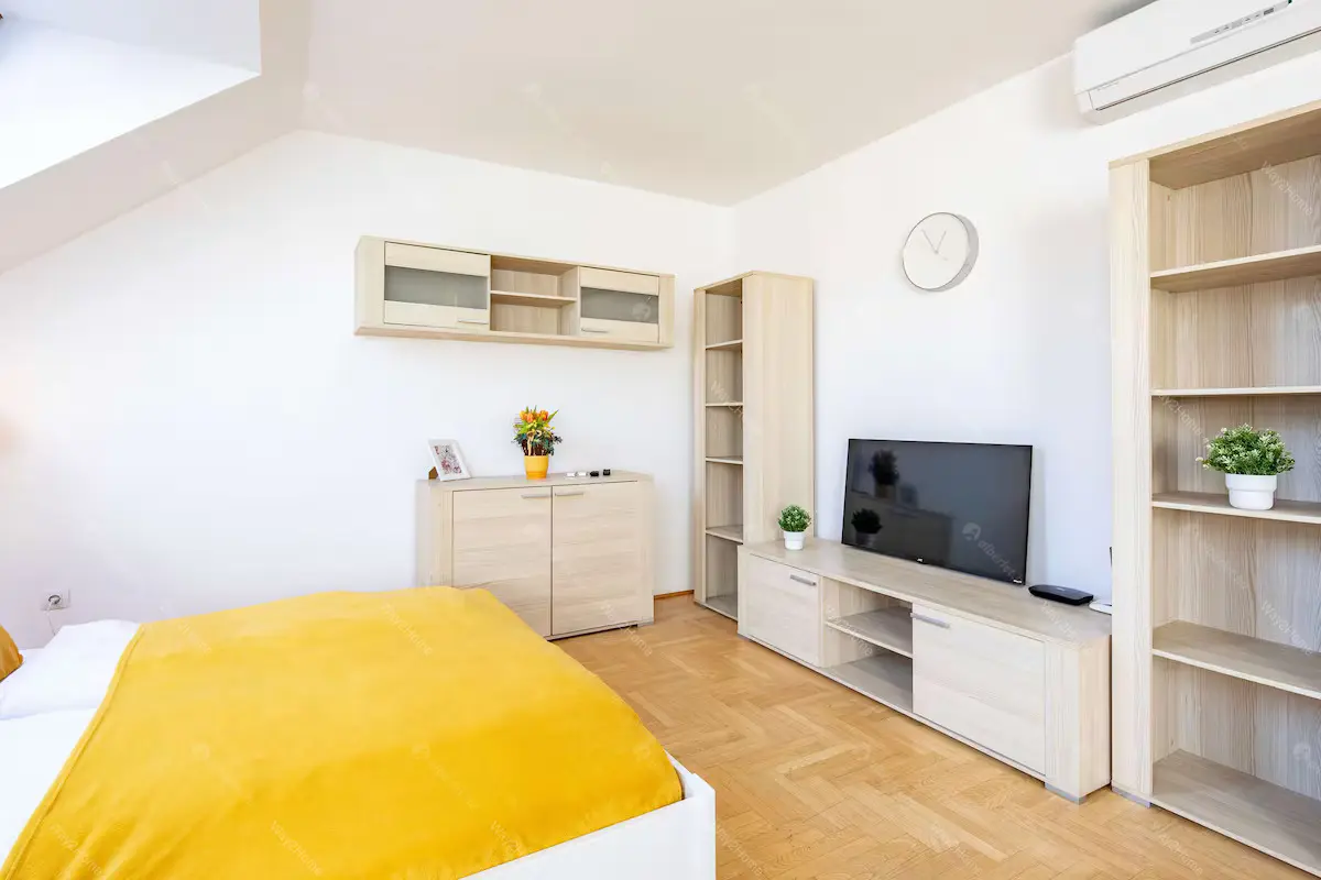 Kiadó albérlet 315000 Ft/hó áron: Budapest, VII. kerület  Gozsdu udvar. Mérete: 57 nm, 2 szobás | Alberlet.hu - 6657906