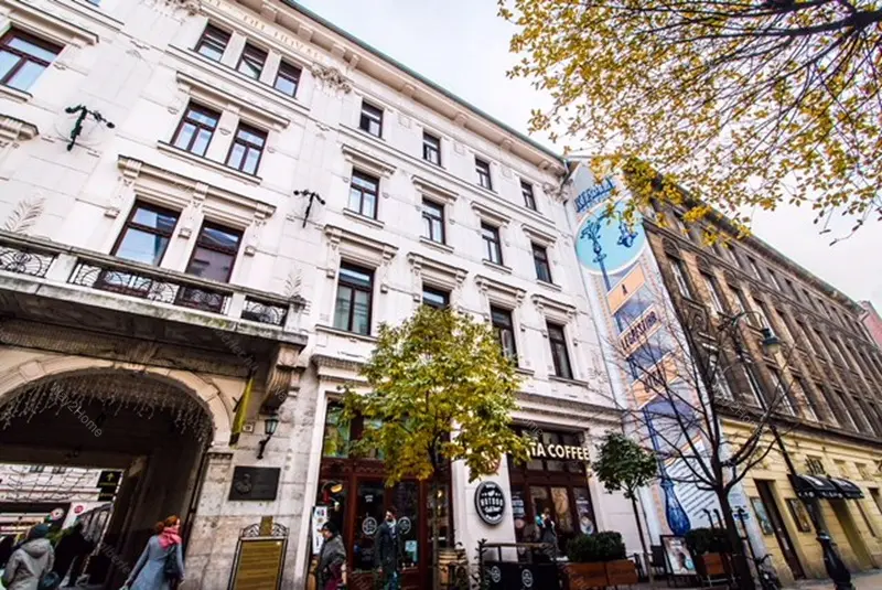 Kiadó albérlet 315000 Ft/hó áron: Budapest, VII. kerület  Gozsdu udvar. Mérete: 57 nm, 2 szobás | Alberlet.hu - 6657908