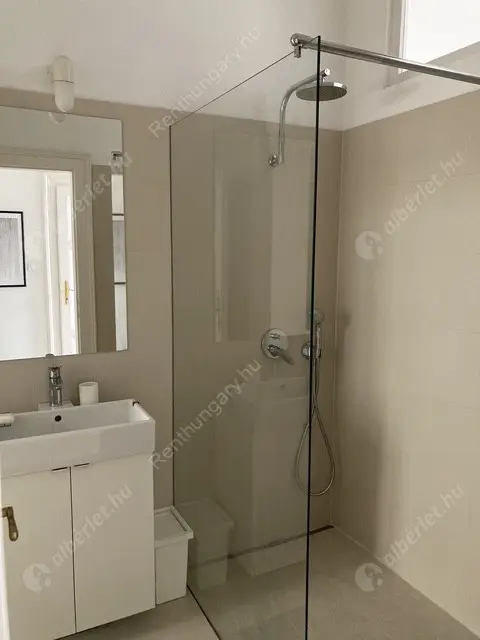 Kiadó albérlet 360000 Ft/hó áron: Budapest, VII. kerület  Hársfa utca. Mérete: 68 nm, 2 szobás | Alberlet.hu - 6526908