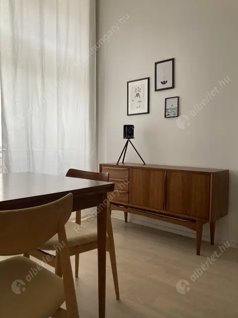 Kiadó albérlet 360000 Ft/hó áron: Budapest, VII. kerület  Hársfa utca. Mérete: 68 nm, 2 szobás | Alberlet.hu - 6526910