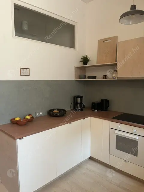 Kiadó albérlet 360000 Ft/hó áron: Budapest, VII. kerület  Hársfa utca. Mérete: 68 nm, 2 szobás | Alberlet.hu - 6526915