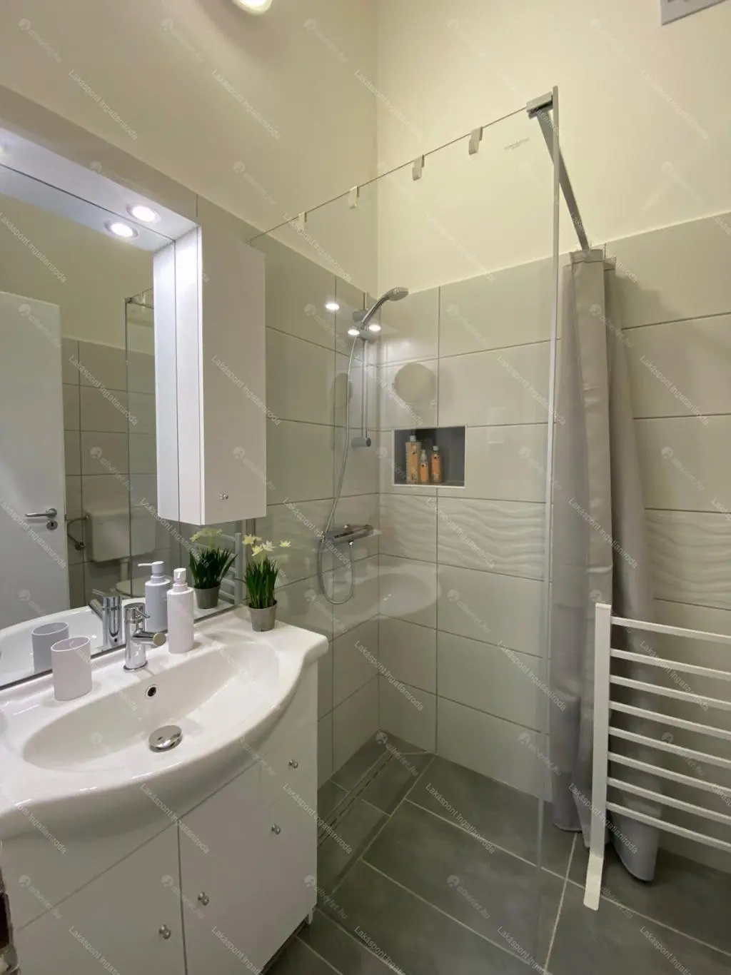 Kiadó albérlet 200000 Ft/hó áron: Budapest, VII. kerület  Hernád utca. Mérete: 28 nm, 1 szobás | Alberlet.hu - 6667330