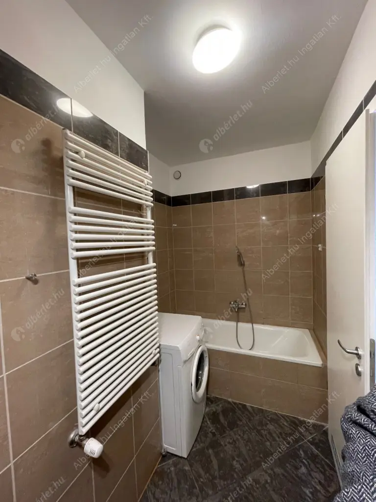 Kiadó albérlet 300000 Ft/hó áron: Budapest, VII. kerület  Holló utca. Mérete: 42 nm, 2 szobás | Alberlet.hu - 6558568