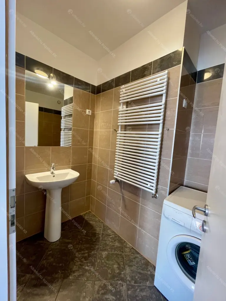 Kiadó albérlet 300000 Ft/hó áron: Budapest, VII. kerület  Holló utca. Mérete: 42 nm, 2 szobás | Alberlet.hu - 6677239