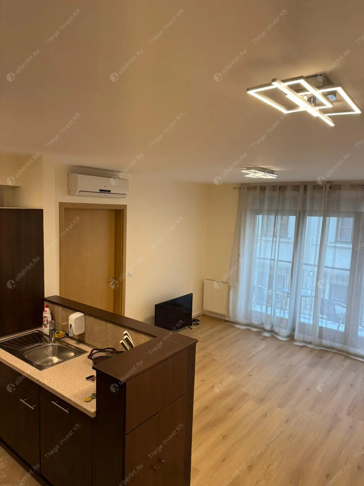 Kiadó albérlet 275000 Ft/hó áron: Budapest, VII. kerület  Holló utca. Mérete: 42 nm, 2 szobás | Alberlet.hu - 6623053
