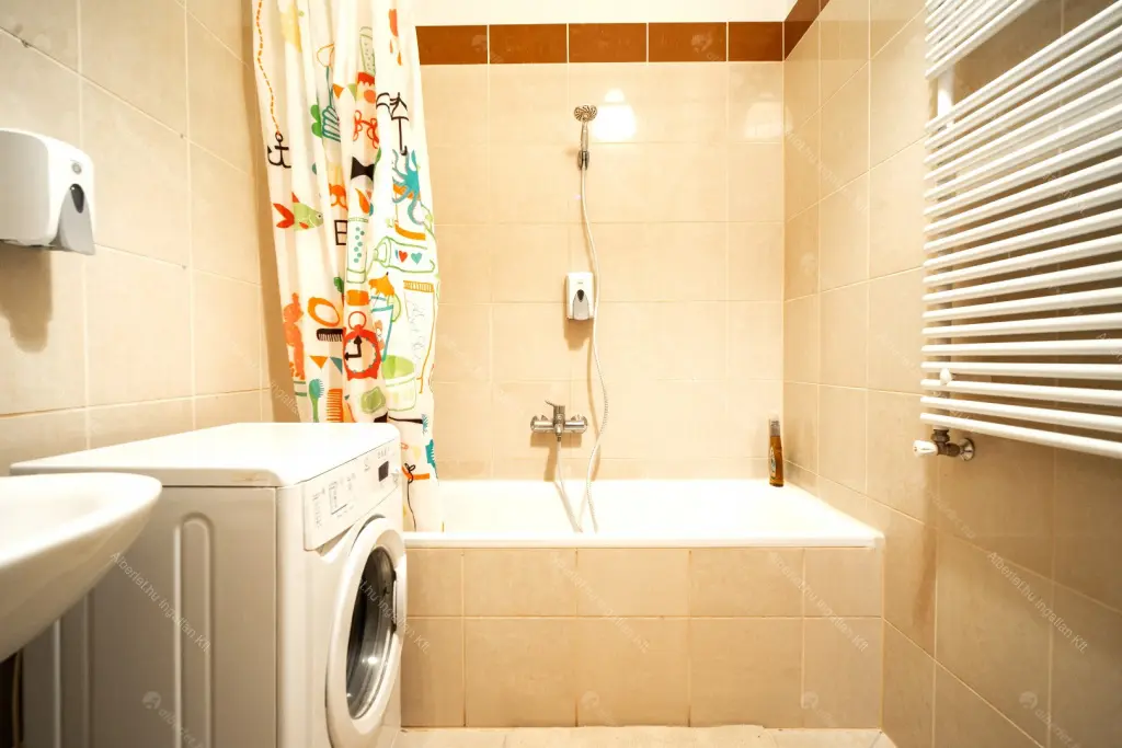 Kiadó albérlet 315000 Ft/hó áron: Budapest, VII. kerület  Holló utca. Mérete: 56 nm, 2 szobás | Alberlet.hu - 6640732