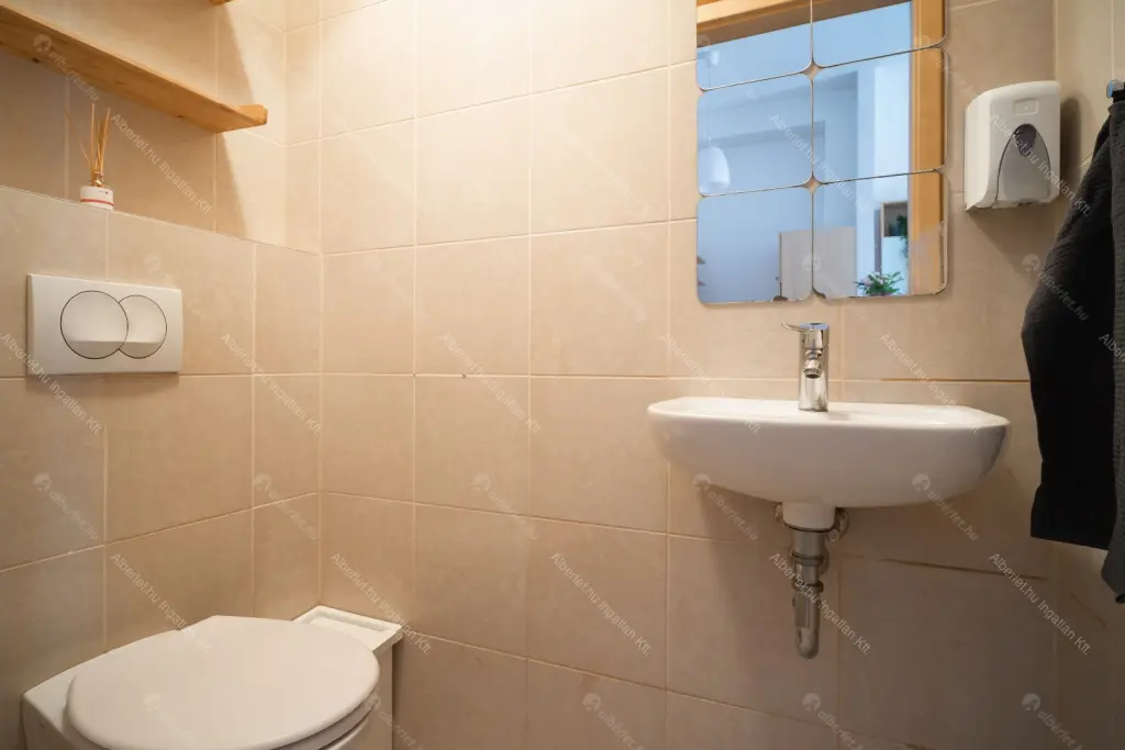 Kiadó albérlet 315000 Ft/hó áron: Budapest, VII. kerület  Holló utca. Mérete: 56 nm, 2 szobás | Alberlet.hu - 6640733