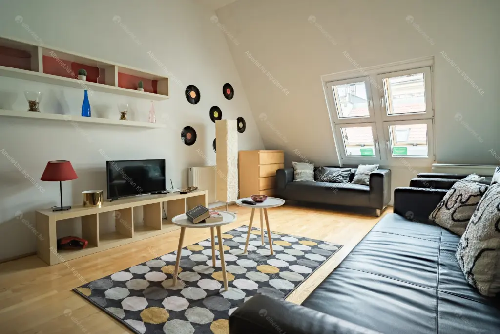 Kiadó albérlet 315000 Ft/hó áron: Budapest, VII. kerület  Holló utca. Mérete: 56 nm, 2 szobás | Alberlet.hu - 6702670