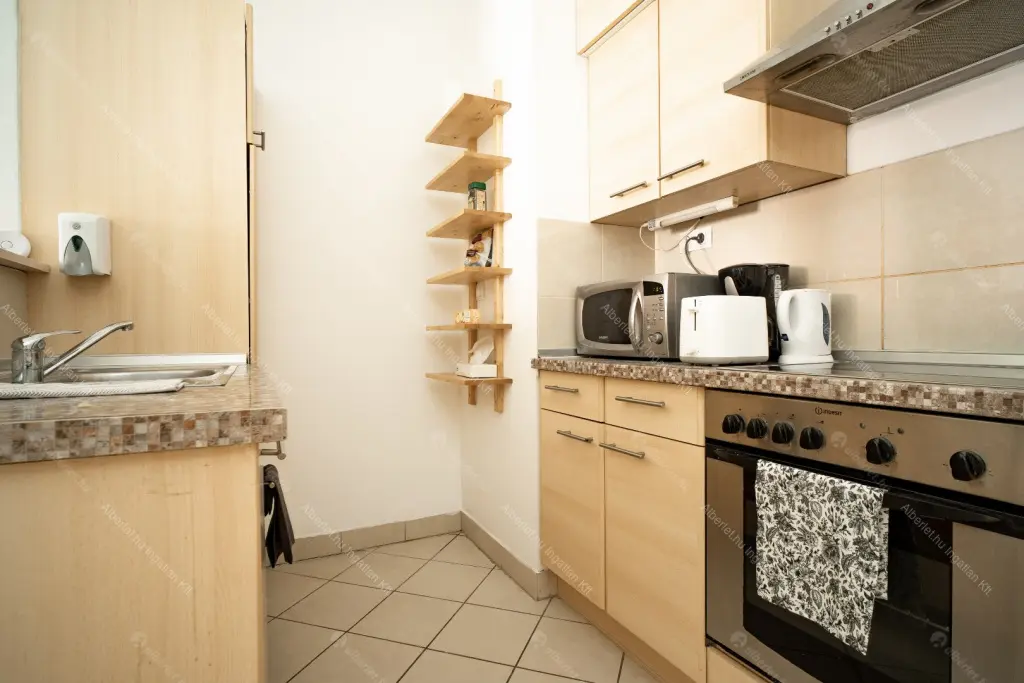 Kiadó albérlet 315000 Ft/hó áron: Budapest, VII. kerület  Holló utca. Mérete: 56 nm, 2 szobás | Alberlet.hu - 6702673