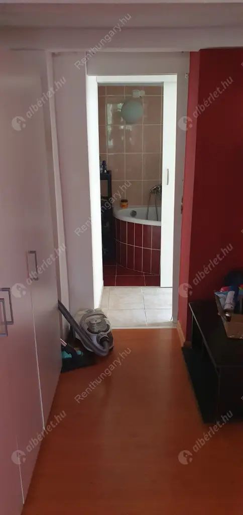 Kiadó albérlet 340000 Ft/hó áron: Budapest, VII. kerület  Holló utca. Mérete: 65 nm, 2 szobás | Alberlet.hu - 6605753