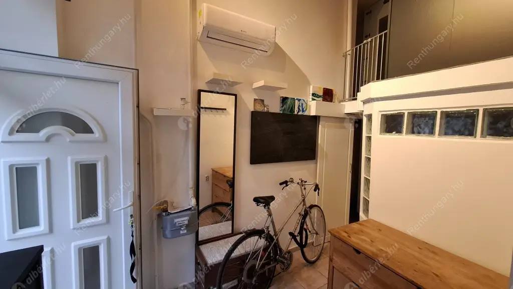 Kiadó albérlet 320000 Ft/hó áron: Budapest, VII. kerület  Holló utca. Mérete: 65 nm, 2 szobás | Alberlet.hu - 6606437