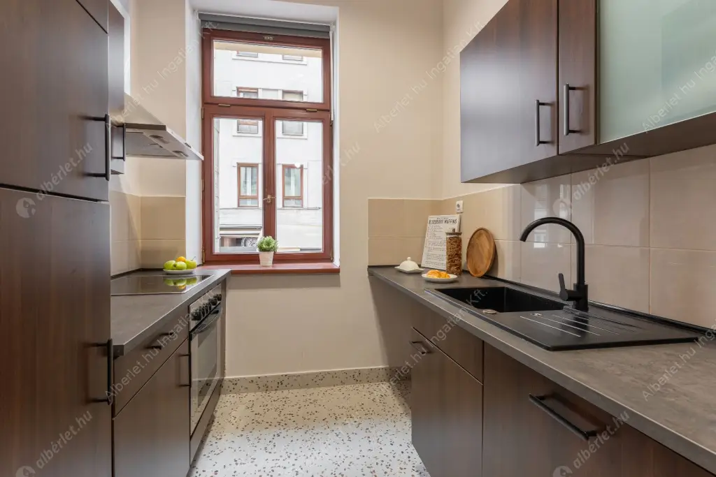 Kiadó albérlet 490000 Ft/hó áron: Budapest, VII. kerület  Holló utca. Mérete: 73 nm, 3 szobás | Alberlet.hu - 6579262