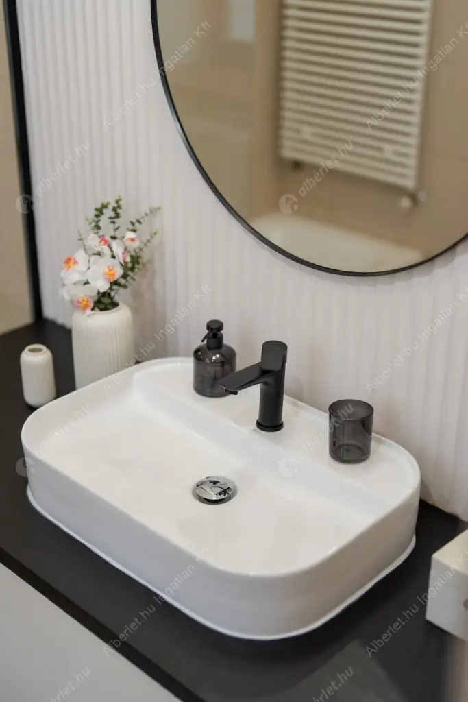 Kiadó albérlet 490000 Ft/hó áron: Budapest, VII. kerület  Holló utca. Mérete: 73 nm, 3 szobás | Alberlet.hu - 6579266