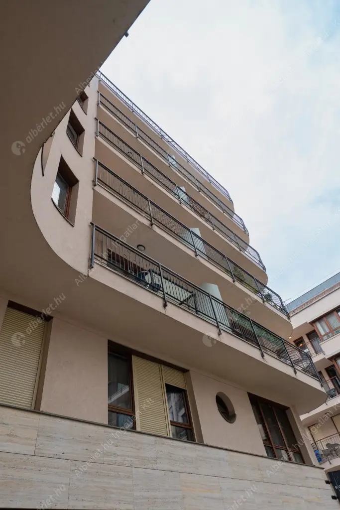 Kiadó albérlet 490000 Ft/hó áron: Budapest, VII. kerület  Holló utca. Mérete: 73 nm, 3 szobás | Alberlet.hu - 6579271