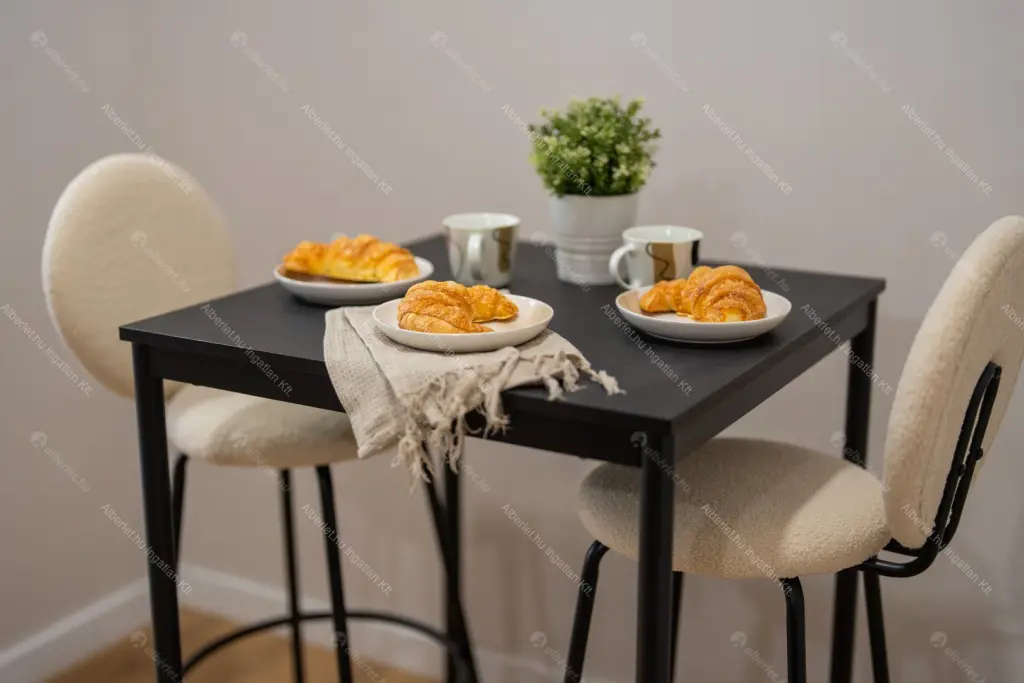 Kiadó albérlet 400000 Ft/hó áron: Budapest, VII. kerület  Holló utca. Mérete: 73 nm, 3 szobás | Alberlet.hu - 6683481