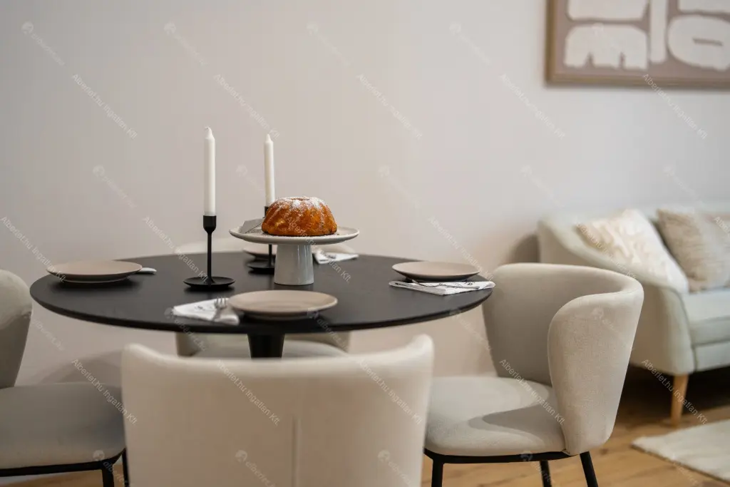 Kiadó albérlet 400000 Ft/hó áron: Budapest, VII. kerület  Holló utca. Mérete: 73 nm, 3 szobás | Alberlet.hu - 6683483