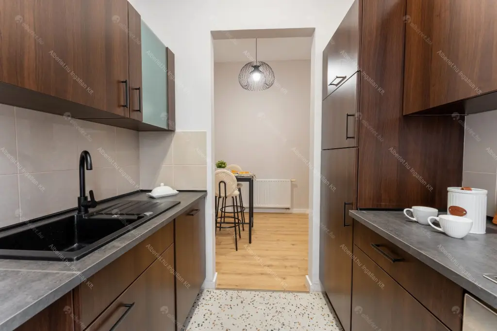 Kiadó albérlet 400000 Ft/hó áron: Budapest, VII. kerület  Holló utca. Mérete: 73 nm, 3 szobás | Alberlet.hu - 6683485