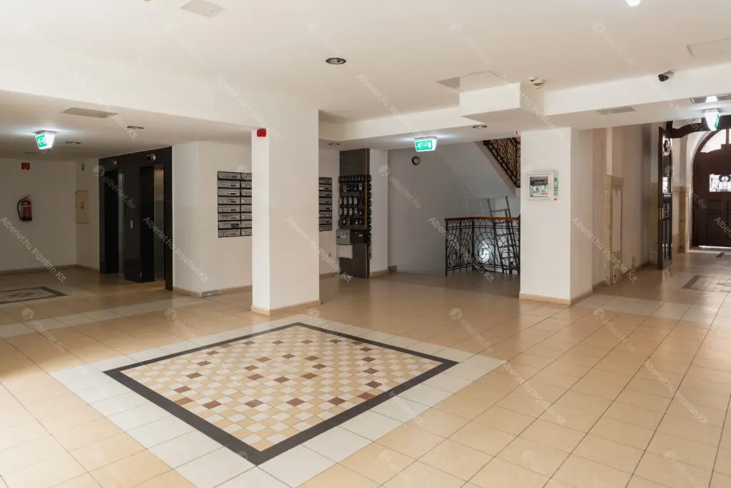 Kiadó albérlet 400000 Ft/hó áron: Budapest, VII. kerület  Holló utca. Mérete: 73 nm, 3 szobás | Alberlet.hu - 6683490