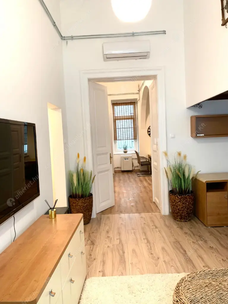 Kiadó albérlet 623000 Ft/hó áron: Budapest, VII. kerület  Huszár utca. Mérete: 80 nm, 3 szobás | Alberlet.hu - 6568487