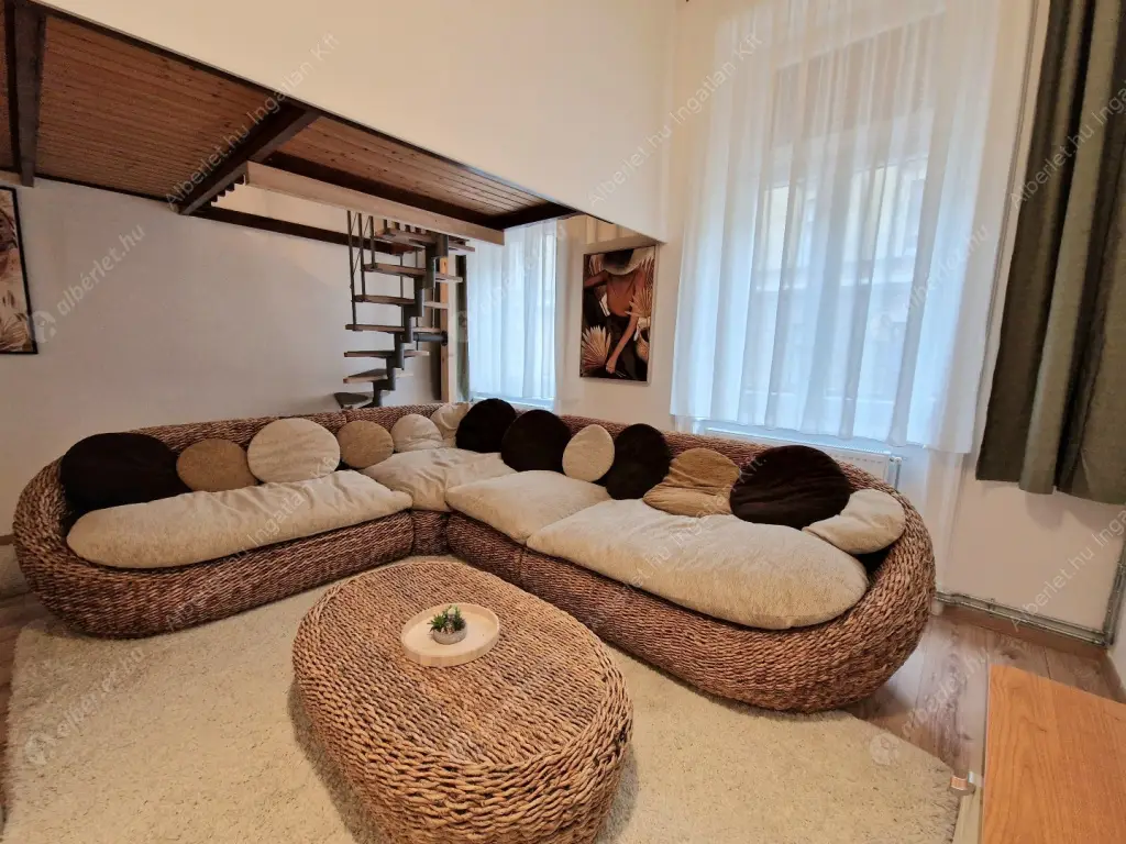 Kiadó albérlet 459000 Ft/hó áron: Budapest, VII. kerület  Huszár utca. Mérete: 80 nm, 3 szobás | Alberlet.hu - 6634095