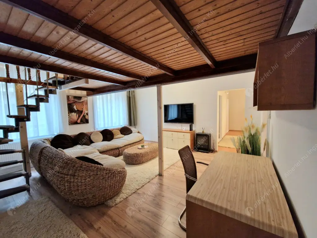 Kiadó albérlet 459000 Ft/hó áron: Budapest, VII. kerület  Huszár utca. Mérete: 80 nm, 3 szobás | Alberlet.hu - 6634096