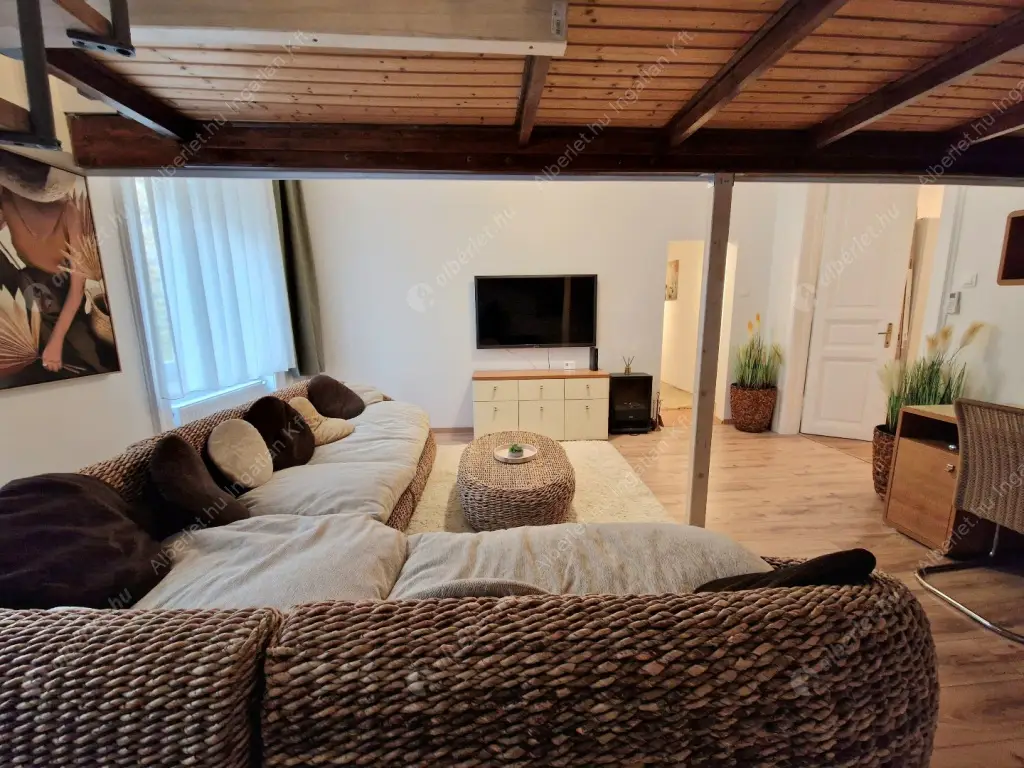 Kiadó albérlet 459000 Ft/hó áron: Budapest, VII. kerület  Huszár utca. Mérete: 80 nm, 3 szobás | Alberlet.hu - 6634097