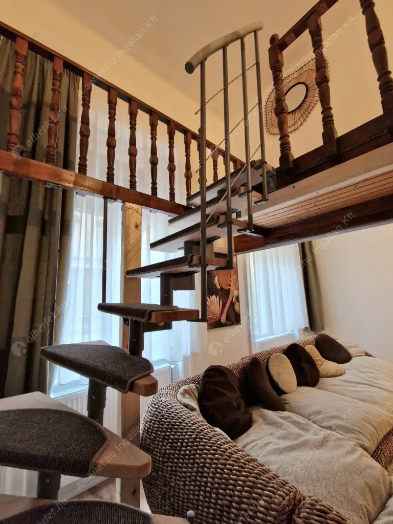 Kiadó albérlet 459000 Ft/hó áron: Budapest, VII. kerület  Huszár utca. Mérete: 80 nm, 3 szobás | Alberlet.hu - 6634099